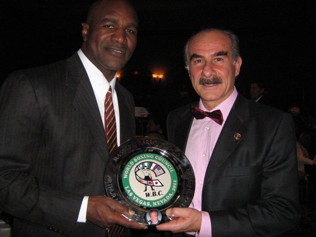 WBC: Massimo Barrovecchio nominato miglior arbitro del 2011