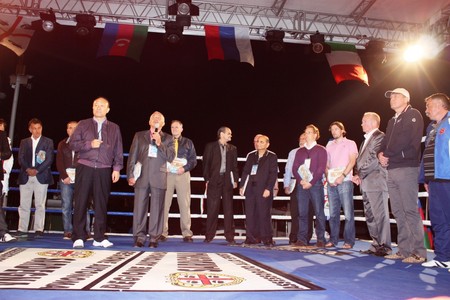 Sul Ring di Stintino l'ente mondiale AIBA lancia una nuova sfida al mondo del pugilato.