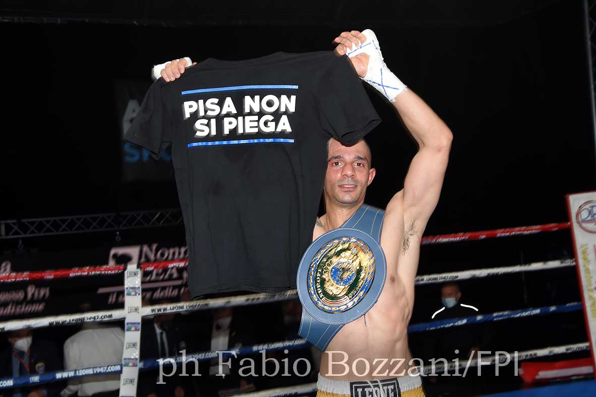 Brescia Boxing Night 15 Maggio 2021 - Henchiri Campione UE Superpiuma - De Bianchi Campione Italiano