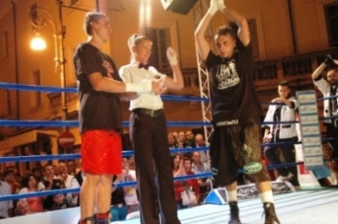 A Sora Notte Bianca con boxe