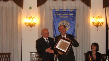 FPI EVENTI. IL PRESIDENTE FALCINELLI PREMIATO DAL ROTARY CLUB DI ASSISI.