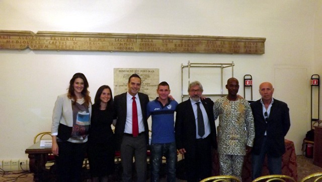 L'Azzurro Valentino e il Consigliere federale Scioti alla presentazione del progetto "International Bioresearch University". 