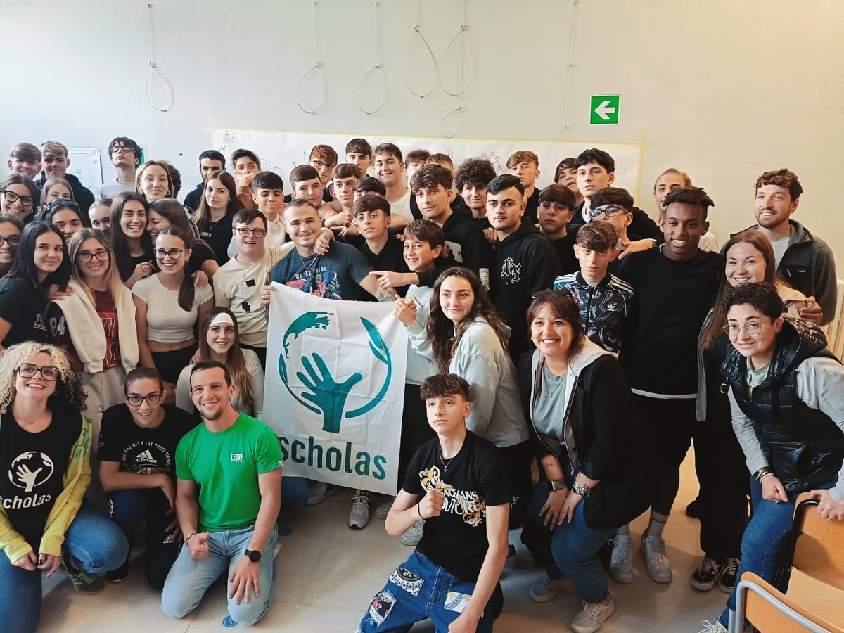 BOXING FOR CHANGE - INCONTRO STUDENTI CAMPIONE FPI: VISITA DEL CAMPIONISSIMO MICHAEL MAGNESI CON GLI STUDENTI LICEO SCIENTIFICO SANT'ANGELO PESCARA