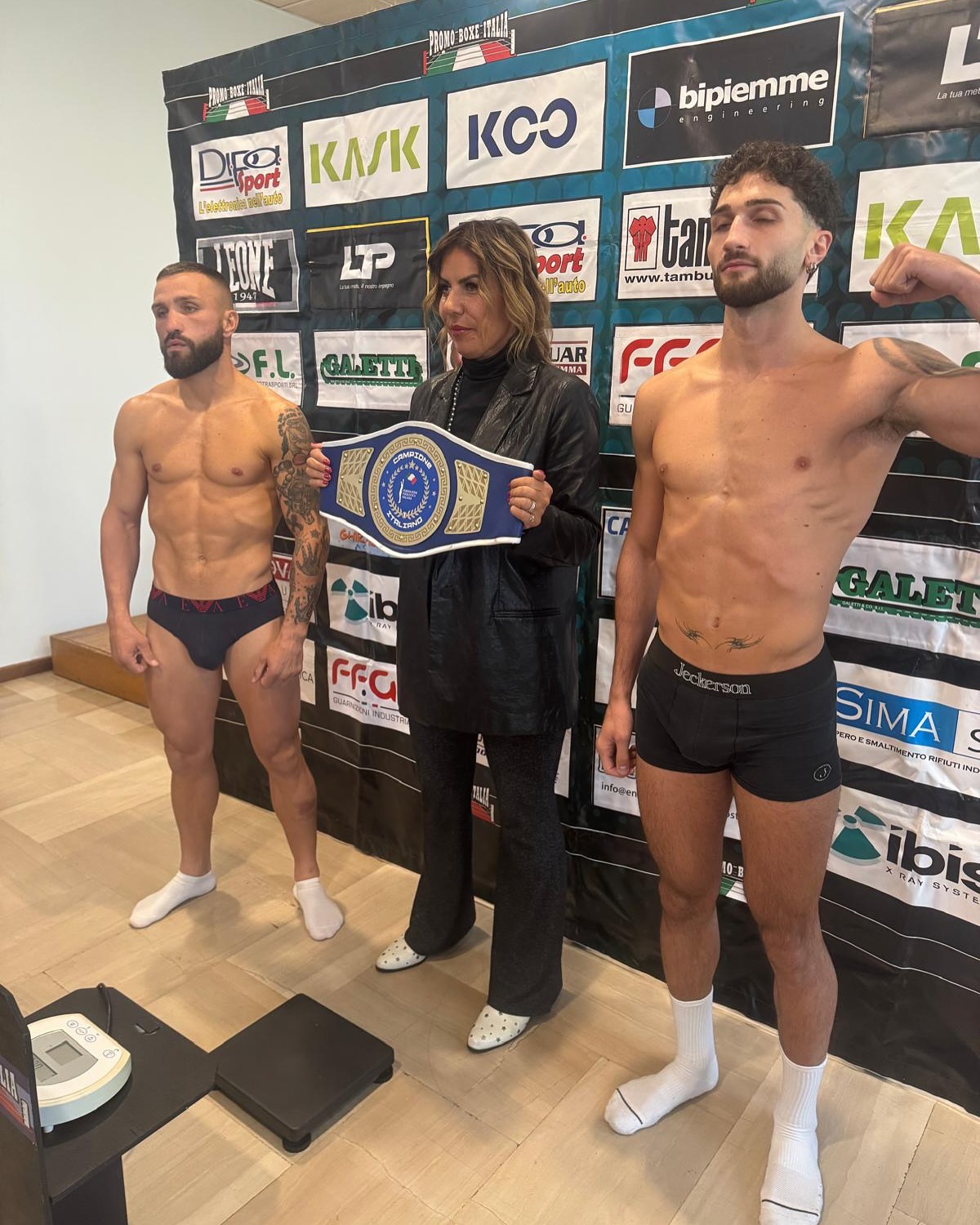 TUTTO PRONTO A REZZATO PER LA SFIDA TRICOLORE WELTER  DE FILIPPO VS LICATA - DIRETTA DOMANI 10/10 SU RAISPORT