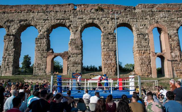 UN SUCCESSO LA BOXE ALL'ACQUEDOTTO CON QUADRARO BOXE E BOXING ARCESI 