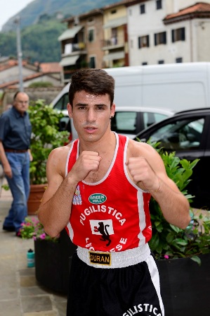 Filippo  Rimanti e Edison  Hysenllari sul ring della Sparkassenarena di Gottingen ( Germania ) 