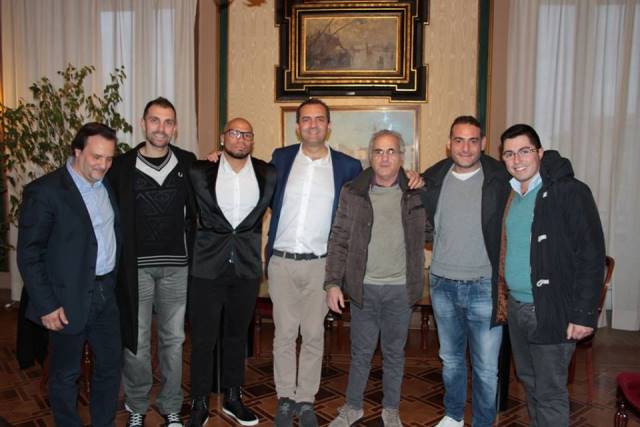 Il Sindaco de Magistris in visita alla De Novellis Boxe 