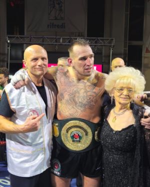 627672646 18551633182036119 n