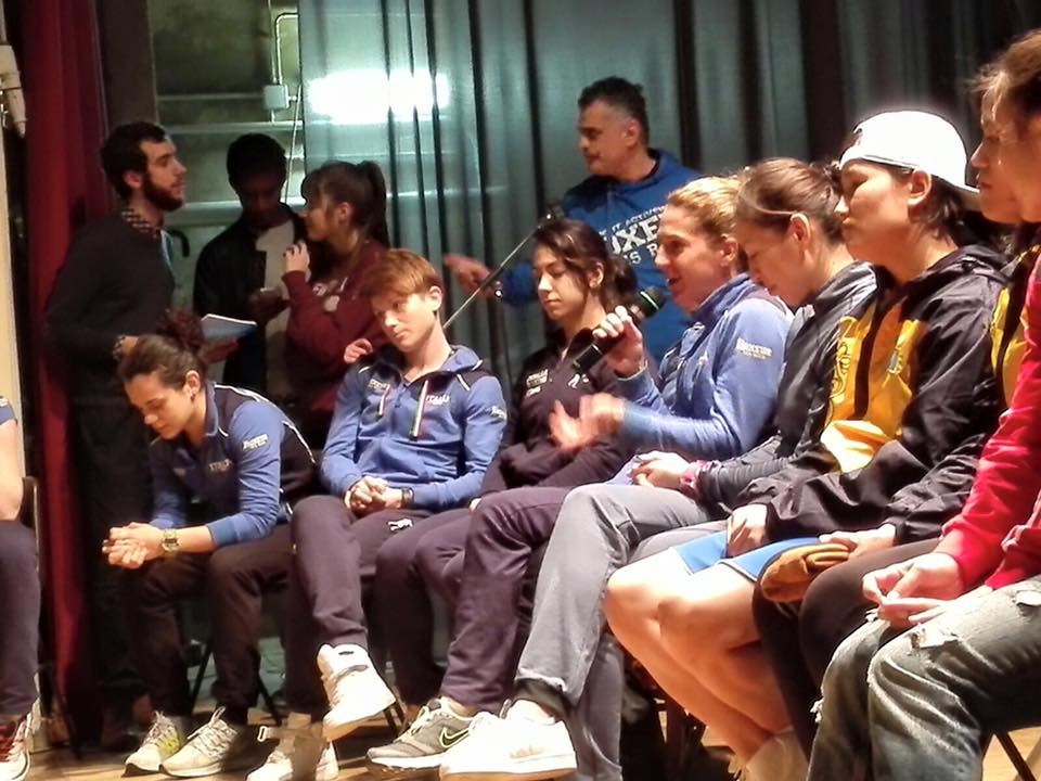 1400 Studenti al Teatro Massaccio di S. Giovanni Valdarno per parlare con le nostre Azzurre della piaga del Bullismo #ItaBoxing #100FPI #Noisiamoenergia