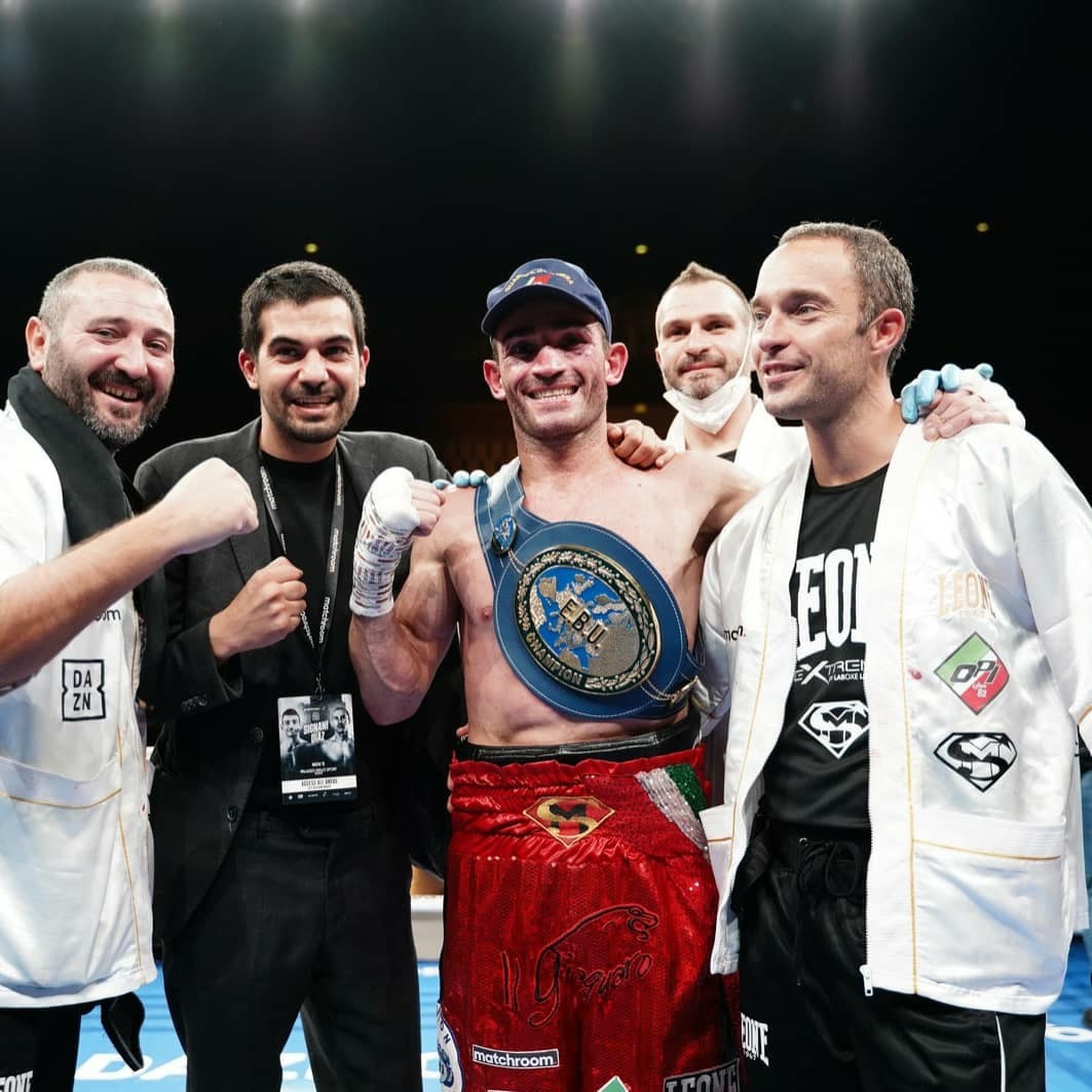 Roma Boxing Night - SIGNANI SI CONFERMA CAMPIONE EUROPEO MEDI - PARI TRA FORTE E GRANDELLI PER TITOLO UE