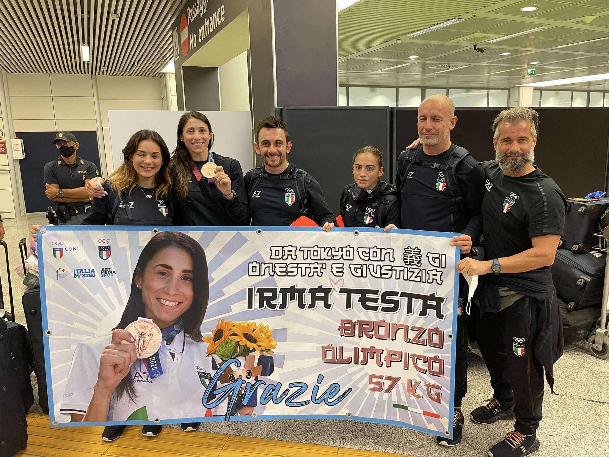 Tokyo 2020: Il bronzo Olimpico 57 Kg Irma Testa e l'Italia Boxing Team sono tornati a casa 