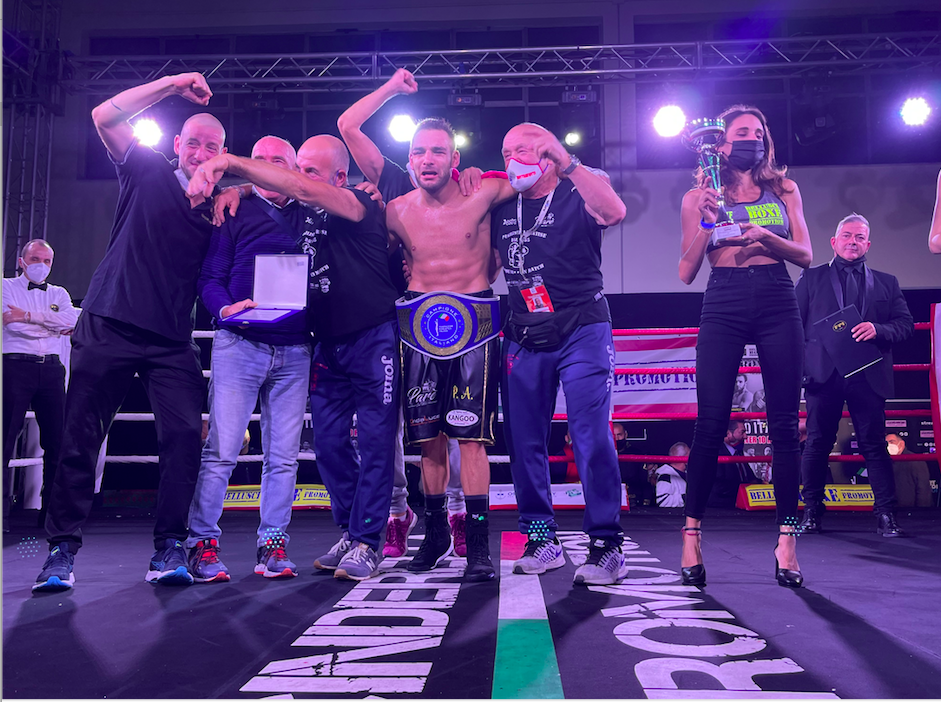 Roma Boxing Night - PAPASIDERO NUOVO CAMPIONE ITALIANO SUPERWELTER 