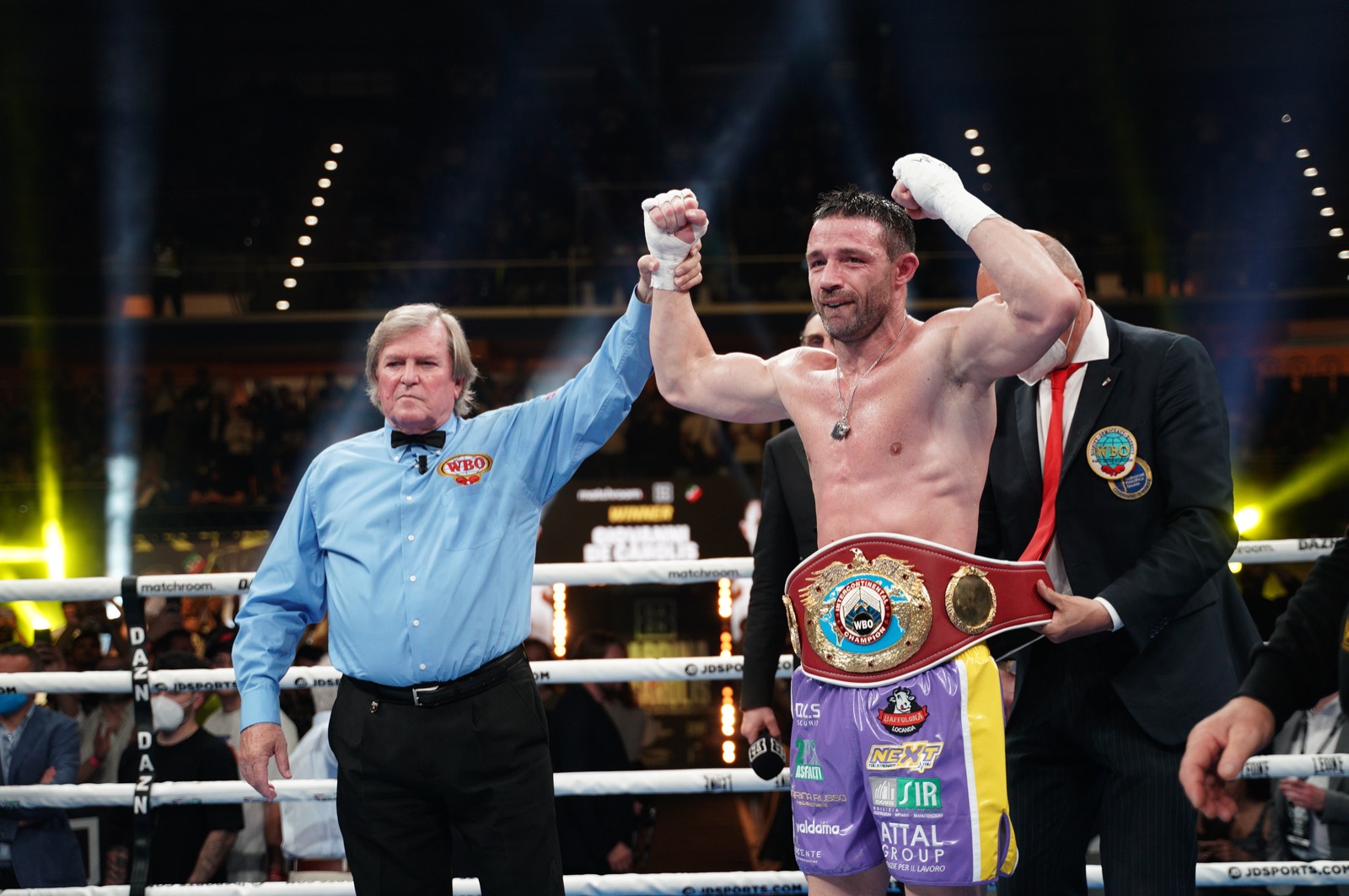 Milano Boxing Night: Giovanni De Carolis Campione Inter. WBO Supermedi - Spettacolare la serata dell'Alianz Cloud