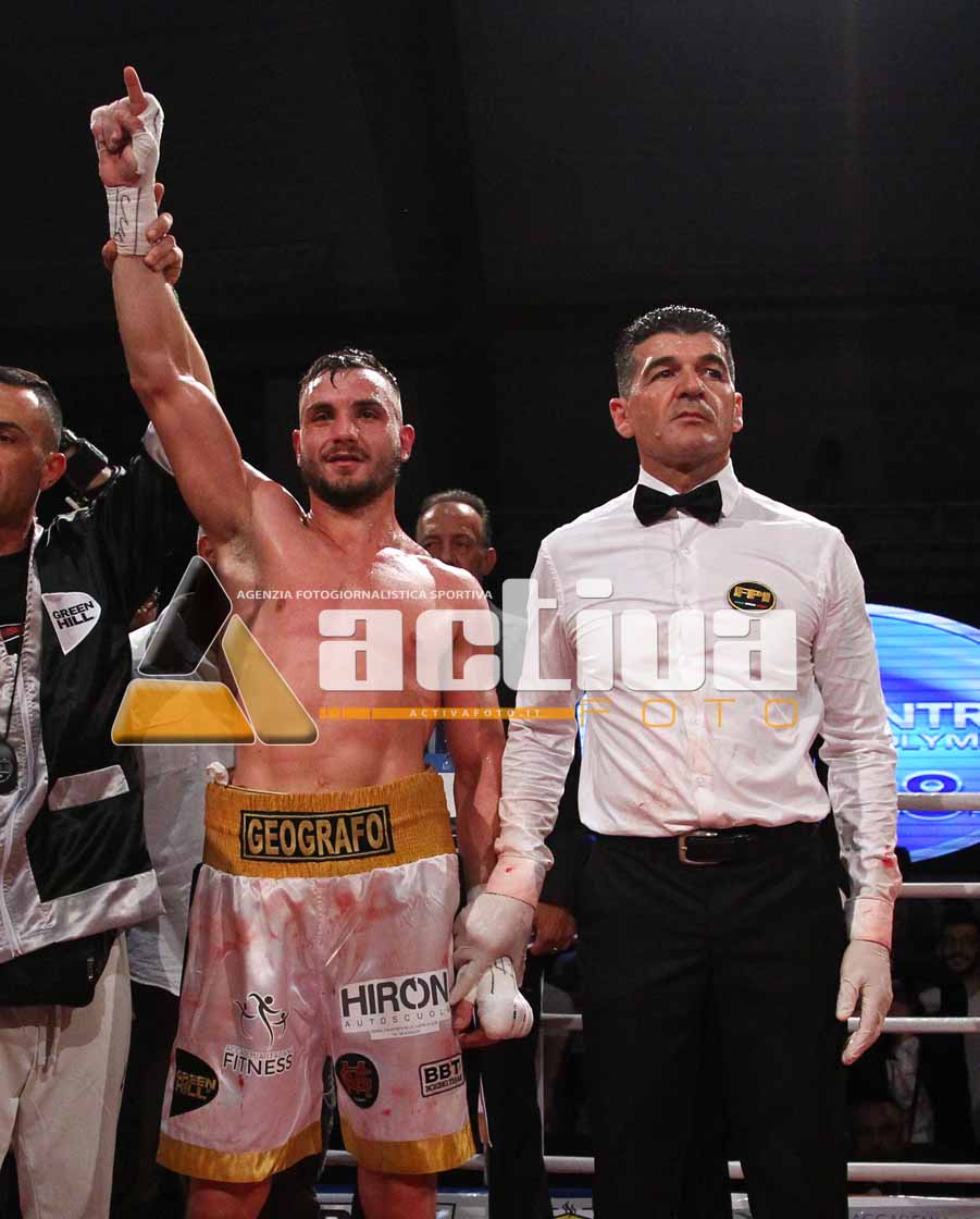 Mirko Geografo è il nuovo Campione Italiano dei Medi #ProBoxing