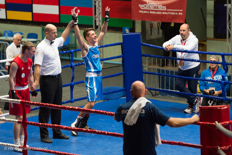 Di Serio vola nelle semifinali 56 Kg dell'Europeo Youth di Kolobrzeg, il 27 sfida con il rumeno Jitaru per la Finale #ItaBoxing #noisiamoenergia #EUBCYouth2015 #WeWantRoma