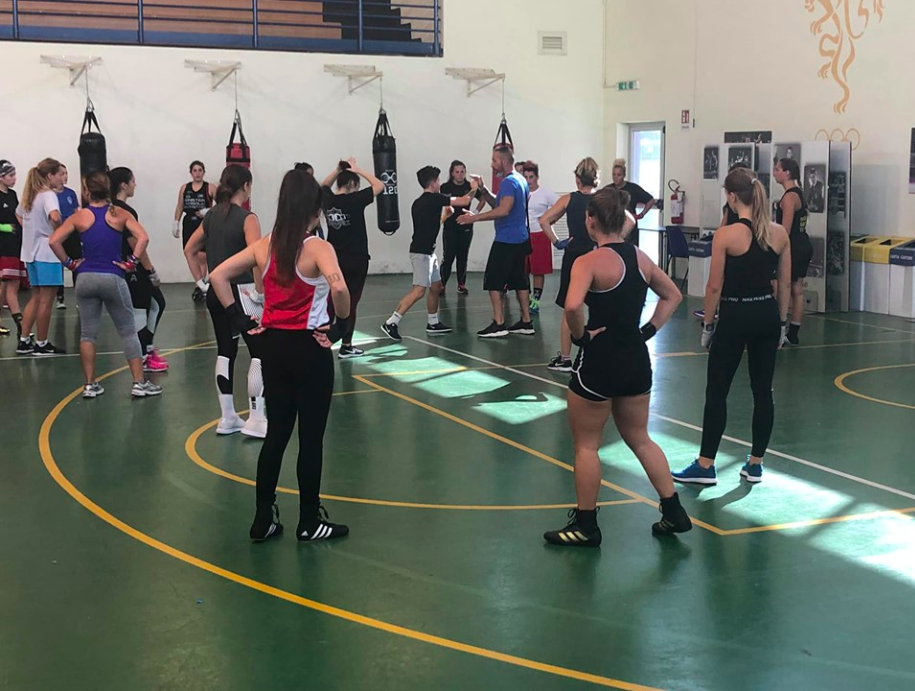 50 boxer al collegiale femminile svoltosi al PalaSantoro di Roma 